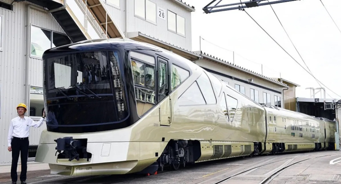 Найдорожчий поїзд у світі: як він виглядає і скільки коштує квиток